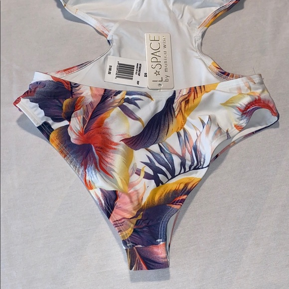 L*Space Monaco One-Piece Sz 6 - Picture 8 of 10